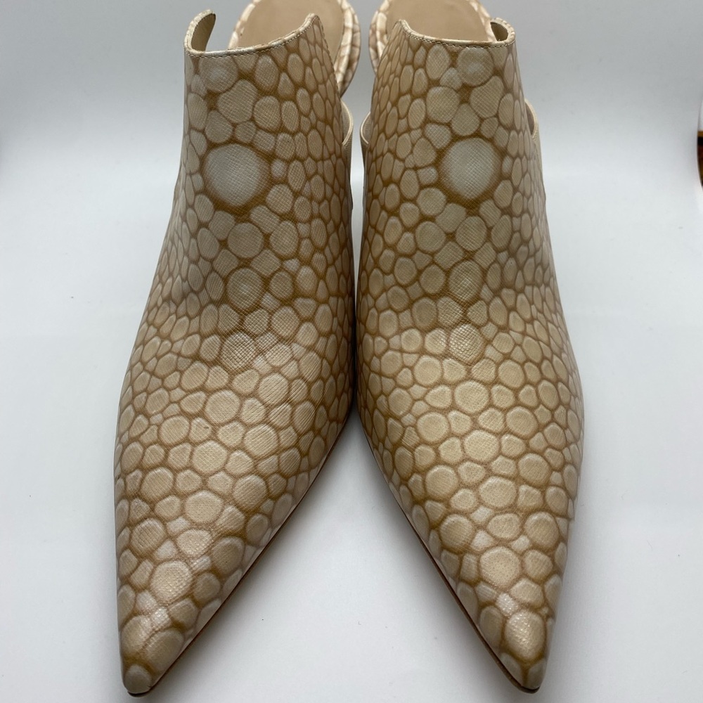 Burberry’s ladies shoes. Never used Pumps